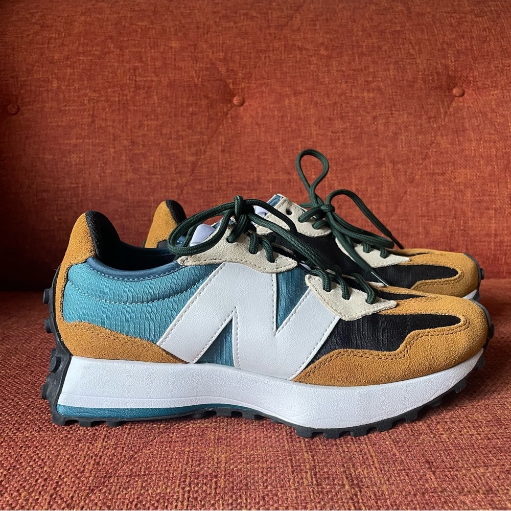 New Balance // 327 Lifestyle Sneaker in Workwear Moonstone Colorway, Sz 7.5 - Picture 3 of 16